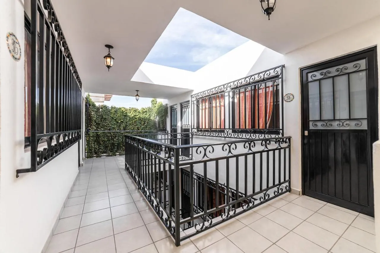 Zajazd Hotel Meson De Carolina Querétaro